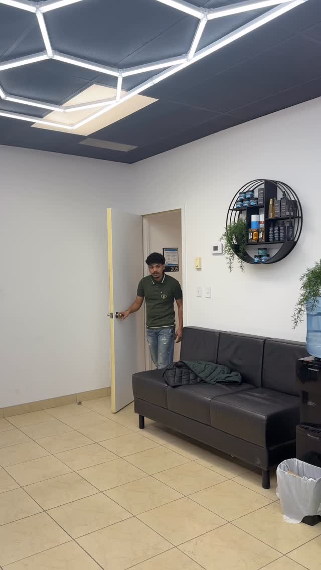 Shop lounge